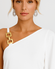 Nevaeh | Chic One-Shoulder Dress with Gold Chain Detail